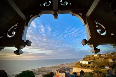 Maison Sur Les Falaises