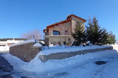 Image de F3 dans chalet individuel avec jardin de 900m2 et parking gratuit