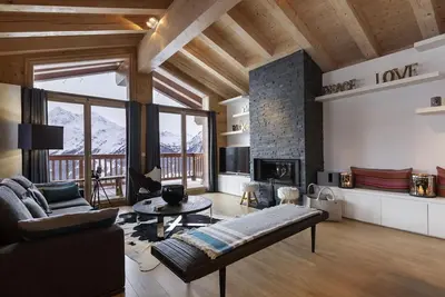 Image de Duplex 200m², full services 4*, 5 chbr, 4 sdb/d, balcon Sud et 3 parkings