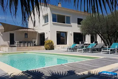 Image de Villa piscine au coeur des oliviers, proche de la mer