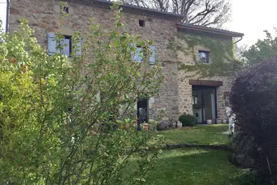 Image de Puy de Dôme, Livradois Forez, Maison traditionnelle avec piscine chauffée.