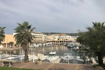 Image de T2, Sete, face mer, dans marina quilles, 4 personnes, 1 chambre, garage privé