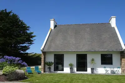 Image de Bord De Mer, Acces Direct A La Plage De Sable Fin