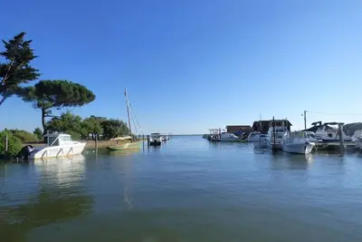 Image de Bassin d'Arcachon, villa détente et souvenirs, plage et port de Cassy à 1 km. .