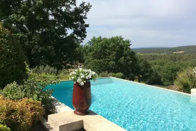 Image de Bastide intégralement restaurée en Provence Verte.