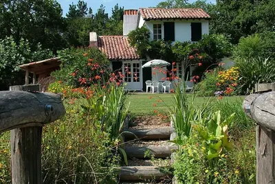 Maison A La Campagne A Ascain A 5 Kms Des Plages De St Jean De Luz