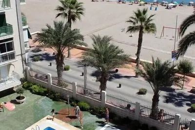 Image de Appartement bord de plage 3 chambres avec piscine et parking