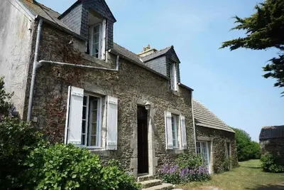 Image de Maison de caractère indépendante avec jardin, très proche plage, Plouguerneau
