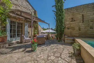 Image de Portes D'Uzes, ancienne chambres d'hôtes demeure de charme avec piscine