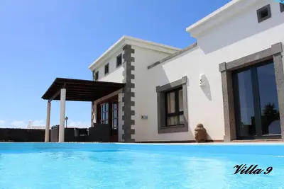 Image de Villa indépendante au pied du volcan. Plein sud, jardin, piscine chauffée à 28°C