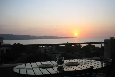 Image de Vue Sur Le Golfe De St. Florent Et Sur Un Inoubliable Coucher Du Soleil