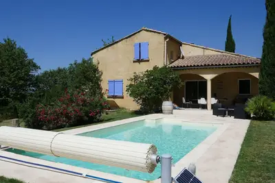 Image de *Clim* Superbe Villa Grand calme, piscine chauffée, grande terrasse, Pétanque