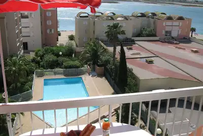 Image de T2 vue mer - 2 pièces - loggia, piscine, parking - plage Grazel