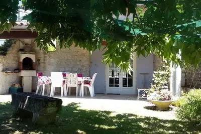 Image de Gîte avec piscine (10x5).