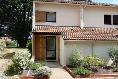 Image de Maison dans résidence avec piscine et tennis - 4 personnes