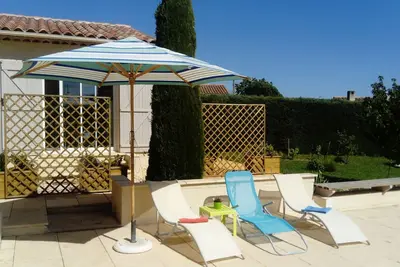 Image de Logement indépendant et piscine