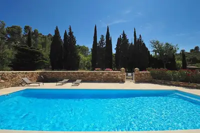 Image de Le charme d'une bastide dans domaine privé avec grande piscine