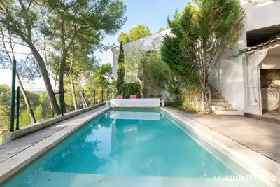 Image de Grande Villa Provencale de Style, Piscine, Spa, Jardin, Espace de Jeu.