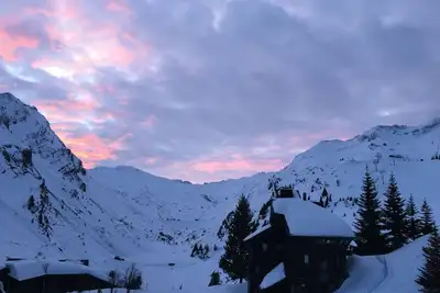 Image de Studio 4 personnes. Vue  panoramique sur la montagne.