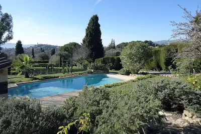 Image de Maison charmante, pleine exposition, plein calme, belle vue provençale & piscine