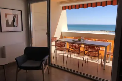 Image de Appart remis à neuf T3 75 m² 2 ch- Vue 180° Face Mer et au cœur de Palavas