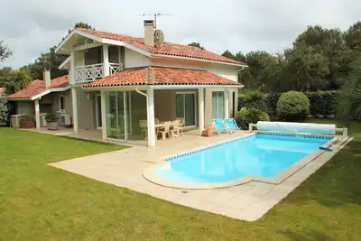 Image de Villa sur le golf - Piscine privée - Plages Lac et Océan - 10min Hossegor