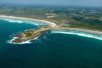 Image de Spacieuse maison de 150 m² en bord de mer - tout confort - entièrement rénové.