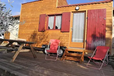 Image de Tiny-House à louer en Provence, vos Vacances insolites. . .