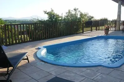 Image de Gite T3 Piscine Chauffee+ Vue Montagnes