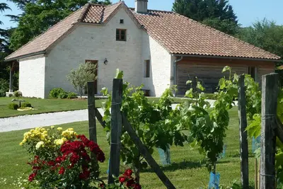 Image de Sentez vous très bien dans une maison spacieuse, agréable et privative