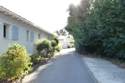 Maison de village à  La Flotte  ( 2 étoiles )