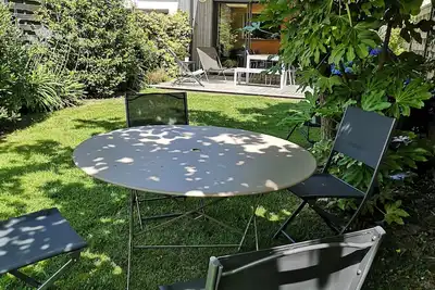 Image de 150m de la plage, commerces a pied maison au calme dans chemin creux