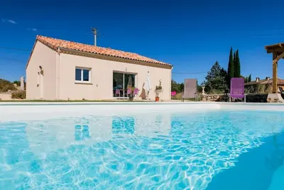 Image de Gite 8 couchages tout confort avec piscine sud Ardèche
