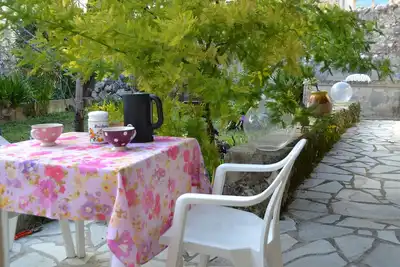 Image de Petite maison avec jardin privatif dans la cité historique de Vence