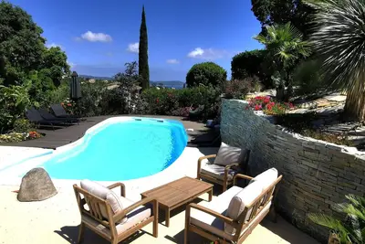 Image de Superbe villa vue mer avec piscine paysagée. Grand jardin, pour 1 ou 2 familles