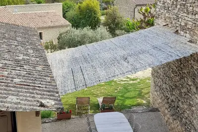 Image de GIte dans un petit hameau tranquille de Gordes