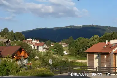 Image de Résidence calme avec garage fermé + parking, Proximité des commerces et services