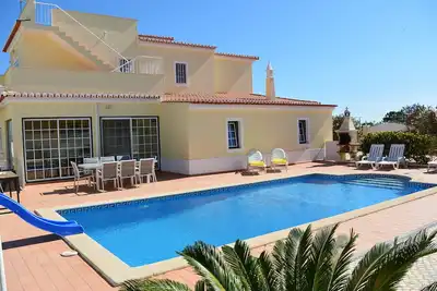 Image de Superbe villa au calme, avec vue panorama sur l'océan et la campagne