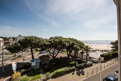 Image de Sur la plage de Pontaillac duplex de charme 62 m², accès piscine.