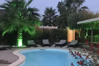 Image de Villa Massalia, maison de vacances privée, piscine chauffée, 12 personnes