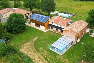 Image de Grand Domaine : Deux Gîtes de Groupe proches Toulouse & Gers, Piscines & Loisirs
