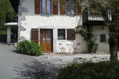 Samoens-Bel Appartement-4 personnes ds un chalet savoyard traditionnel-Expo Sud