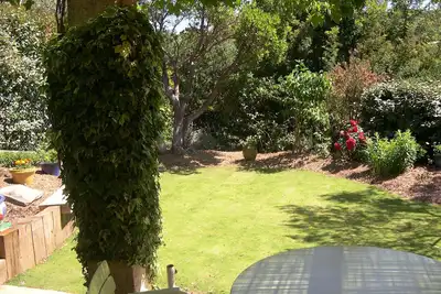 Image de Maison individuelle / dans jardin/ climatisée/ 2 chambres/Wifi/ pas d'animaux