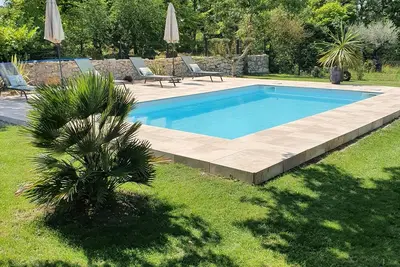 Image de Près de Cordes gîte indépendant, climatisé, piscine privée.