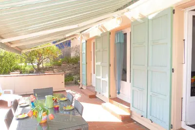 Image de Appartement ensoleillé 52m2 grande terrasse garage, plage 5min à pied