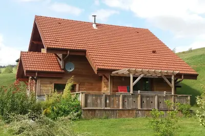 Image de Chalet 8 personnes nature calme montagne piscine intérieure chauffée sauna