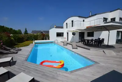 Magnifique villa 4 * avec piscine Chauffee Des Debut Mai, terrasse vue mer