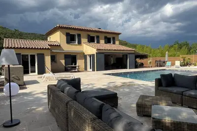 Image de Maison - Villa de 150 m2 pour 8 personnes dans un jardin clos de 3300m2