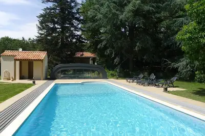 Image de Logis vendéen, avec piscine couverte chauffée, en pleine nature