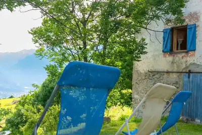 Image de Maison Calme plein Sud Cadre verdoyant Belles Vues. . Petit Hameau Parc Queyras